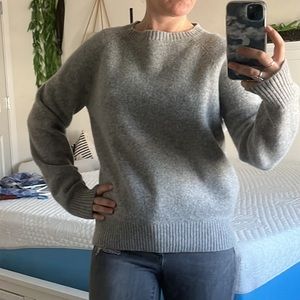 Cozy grey sweater 100% lambs wool